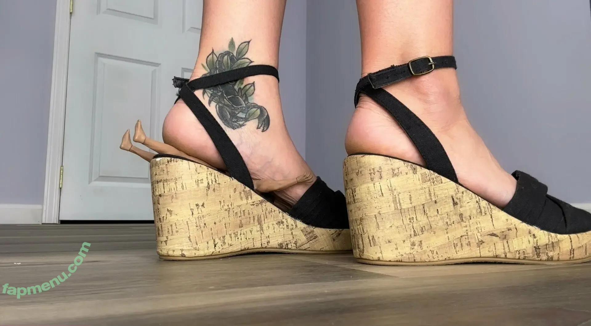 giantess_ashton nude photo #0015 (giantess_ashton)