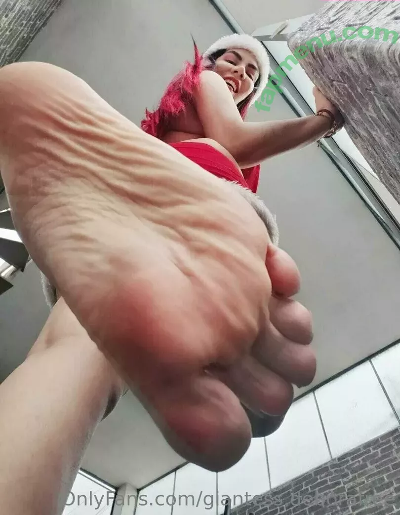 giantess.deborafree nude photo #0005 (giantess.deborafree)