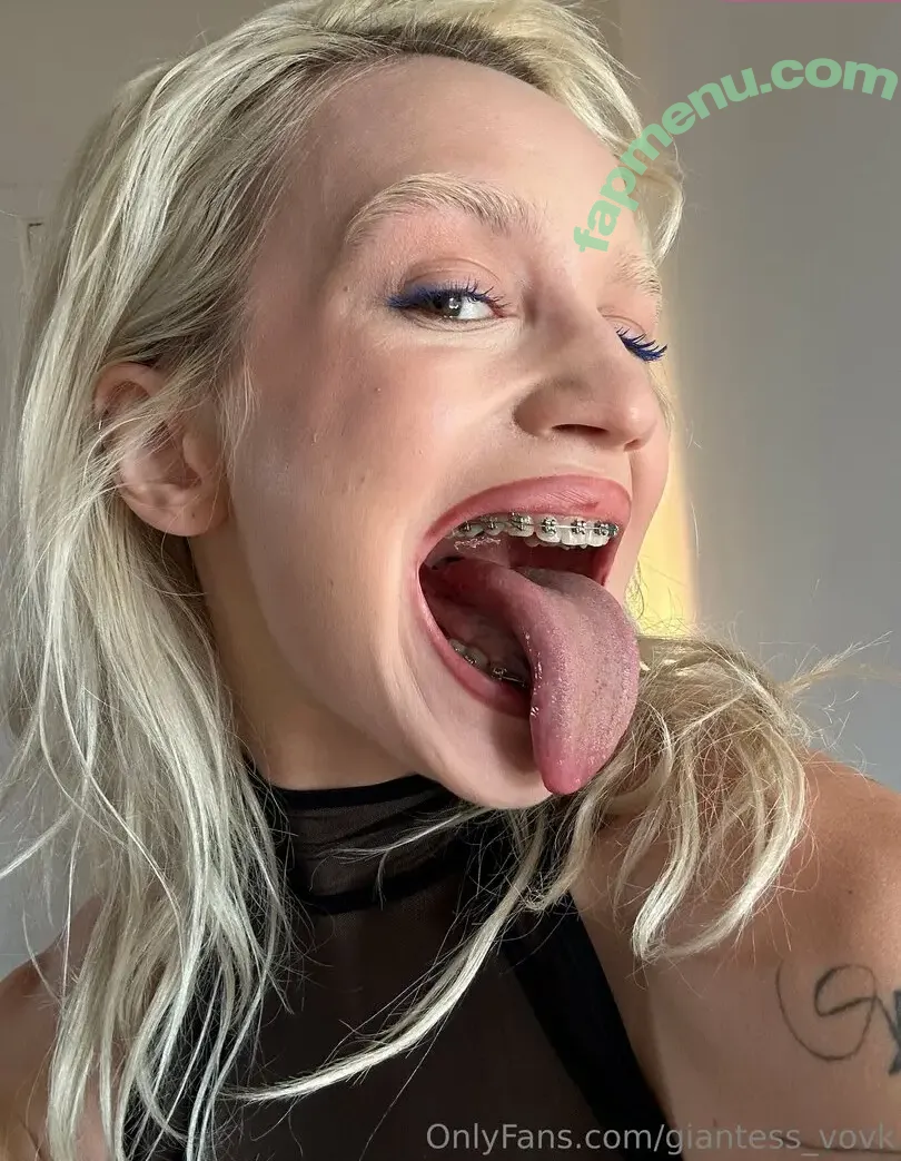 giantess_vovk nude photo #0056 (christi.vovk)