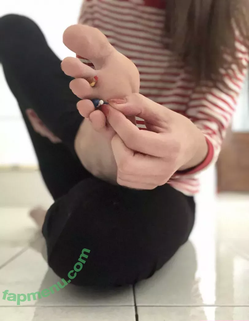 giantesselixs nude photo #0005 (giantesselixs)