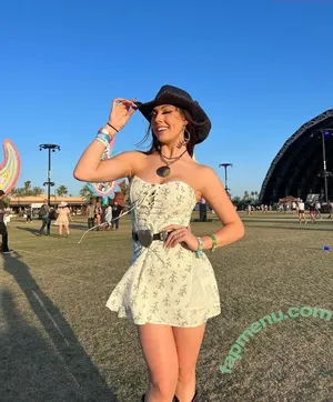 Gibson Sisters / laurengibson nude photo #0002