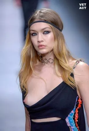 Gigi Hadid / GiGiHadid / aaliyahhadid / officialgigihadid nude photo #0034