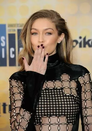Gigi Hadid / GiGiHadid / aaliyahhadid / officialgigihadid nude photo #0107