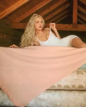 Gigi Hadid / GiGiHadid / aaliyahhadid / officialgigihadid nude photo #0131