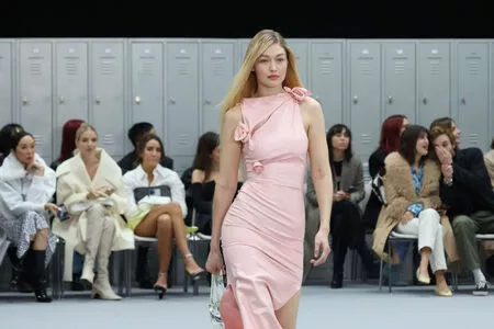 Gigi Hadid / GiGiHadid / aaliyahhadid / officialgigihadid nude photo #0166