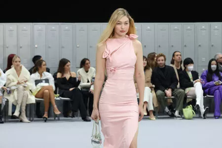 Gigi Hadid / GiGiHadid / aaliyahhadid / officialgigihadid nude photo #0167