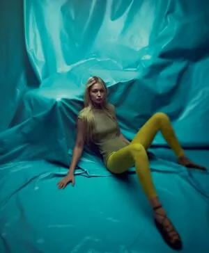 Gigi Hadid / GiGiHadid / aaliyahhadid / officialgigihadid nude photo #0189