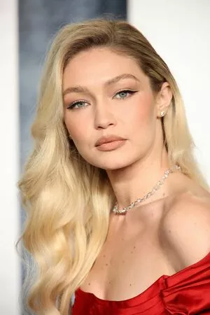 Gigi Hadid / GiGiHadid / aaliyahhadid / officialgigihadid nude photo #0200