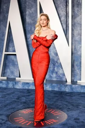 Gigi Hadid / GiGiHadid / aaliyahhadid / officialgigihadid nude photo #0201