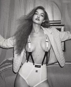 Gigi Hadid / GiGiHadid / aaliyahhadid nude photo #0686