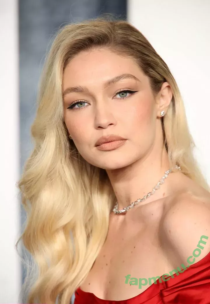 Gigi Hadid nude photo #0200 (GiGiHadid / aaliyahhadid / officialgigihadid)