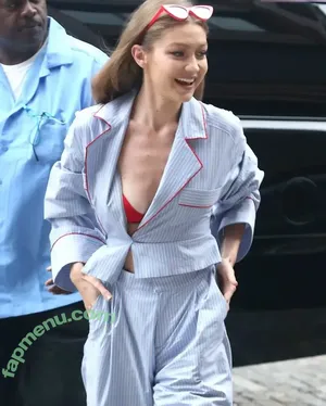 Gigi Hadid / GiGiHadid / aaliyahhadid nude photo #1054