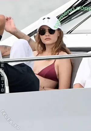 Gigi Hadid / GiGiHadid / aaliyahhadid nude photo #1129