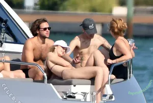 Gigi Hadid / GiGiHadid / aaliyahhadid nude photo #1131