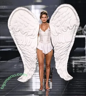 Gigi Hadid / GiGiHadid / aaliyahhadid nude photo #1144