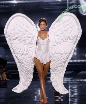 Gigi Hadid / GiGiHadid / aaliyahhadid nude photo #1153