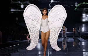 Gigi Hadid / GiGiHadid / aaliyahhadid nude photo #1159