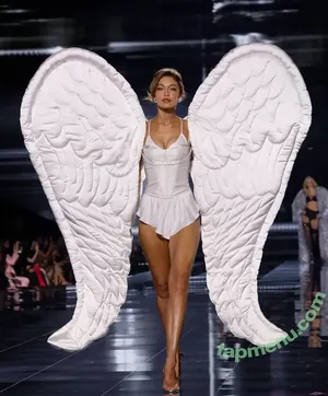 Gigi Hadid / GiGiHadid / aaliyahhadid nude photo #1170