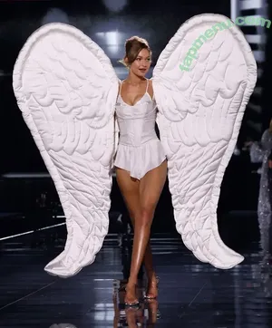 Gigi Hadid / GiGiHadid / aaliyahhadid nude photo #1171