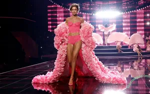 Gigi Hadid / GiGiHadid / aaliyahhadid nude photo #1181