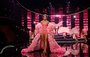 Gigi Hadid / GiGiHadid / aaliyahhadid nude photo #1195