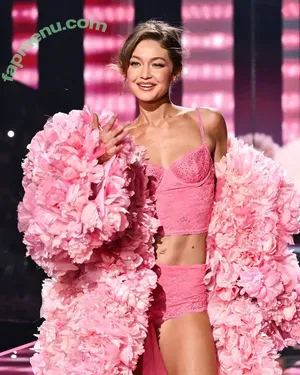 Gigi Hadid / GiGiHadid / aaliyahhadid nude photo #1220
