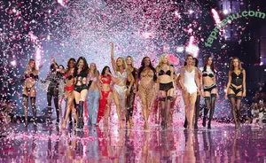 Gigi Hadid / GiGiHadid / aaliyahhadid / officialgigihadid nude photo #1278