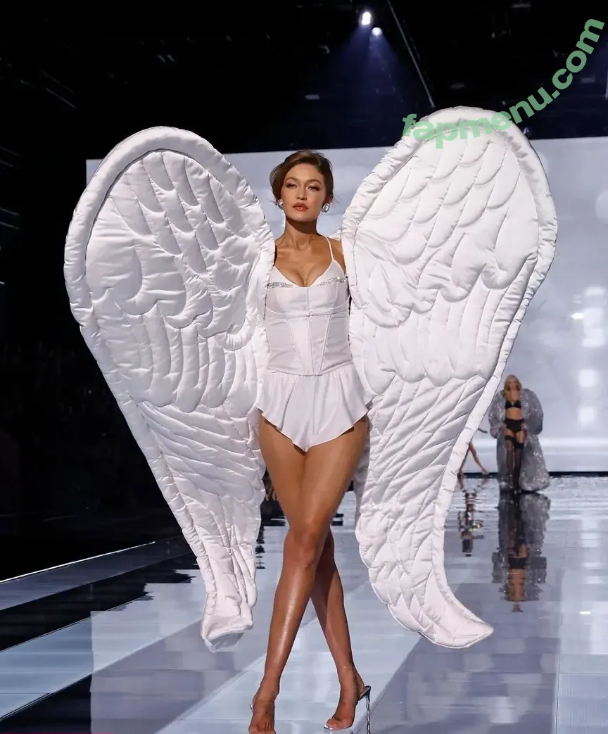 Gigi Hadid nude photo #1163 (GiGiHadid / aaliyahhadid)