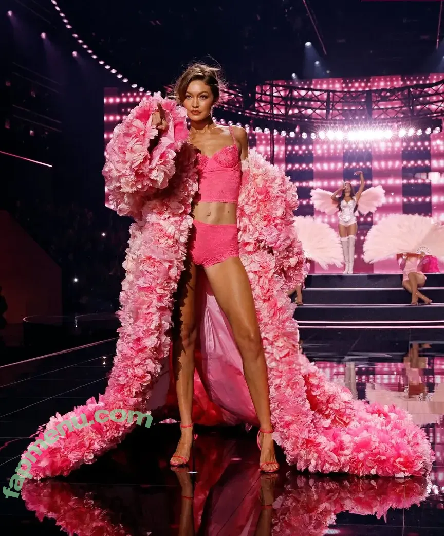 Gigi Hadid nude photo #1190 (GiGiHadid / aaliyahhadid)