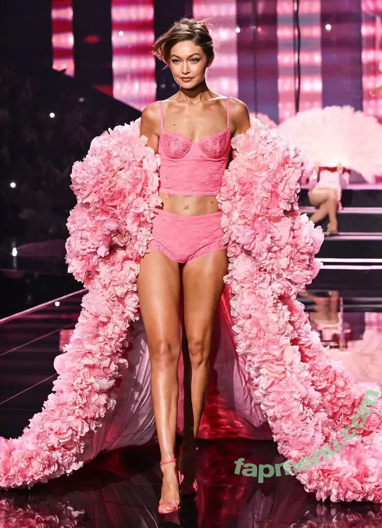 Gigi Hadid nude photo #1211 (GiGiHadid / aaliyahhadid)