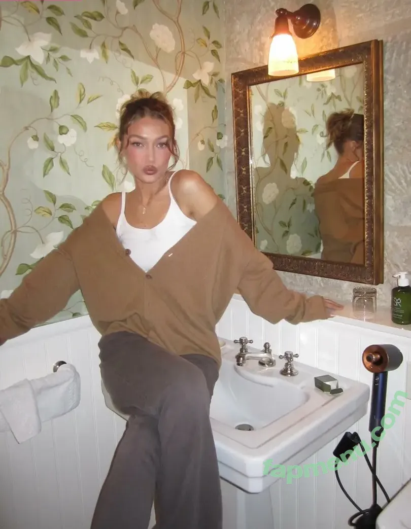 Gigi Hadid nude photo #1224 (GiGiHadid / aaliyahhadid)