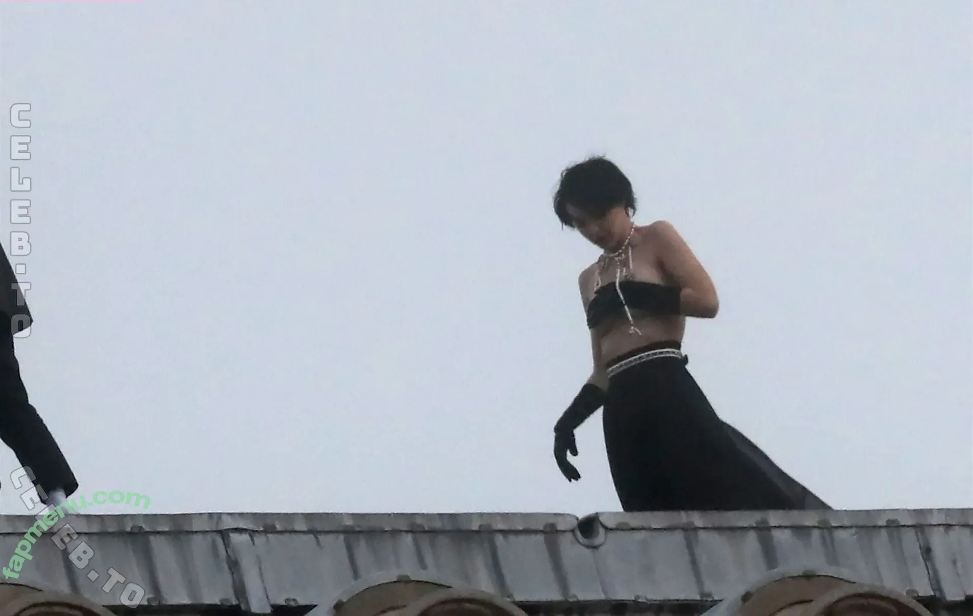 Gigi Hadid nude photo #1283 (GiGiHadid / aaliyahhadid / officialgigihadid)