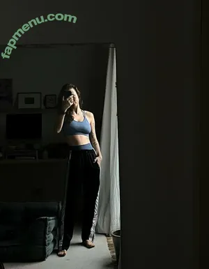 gigi.shows / gigihadid nude photo #0003