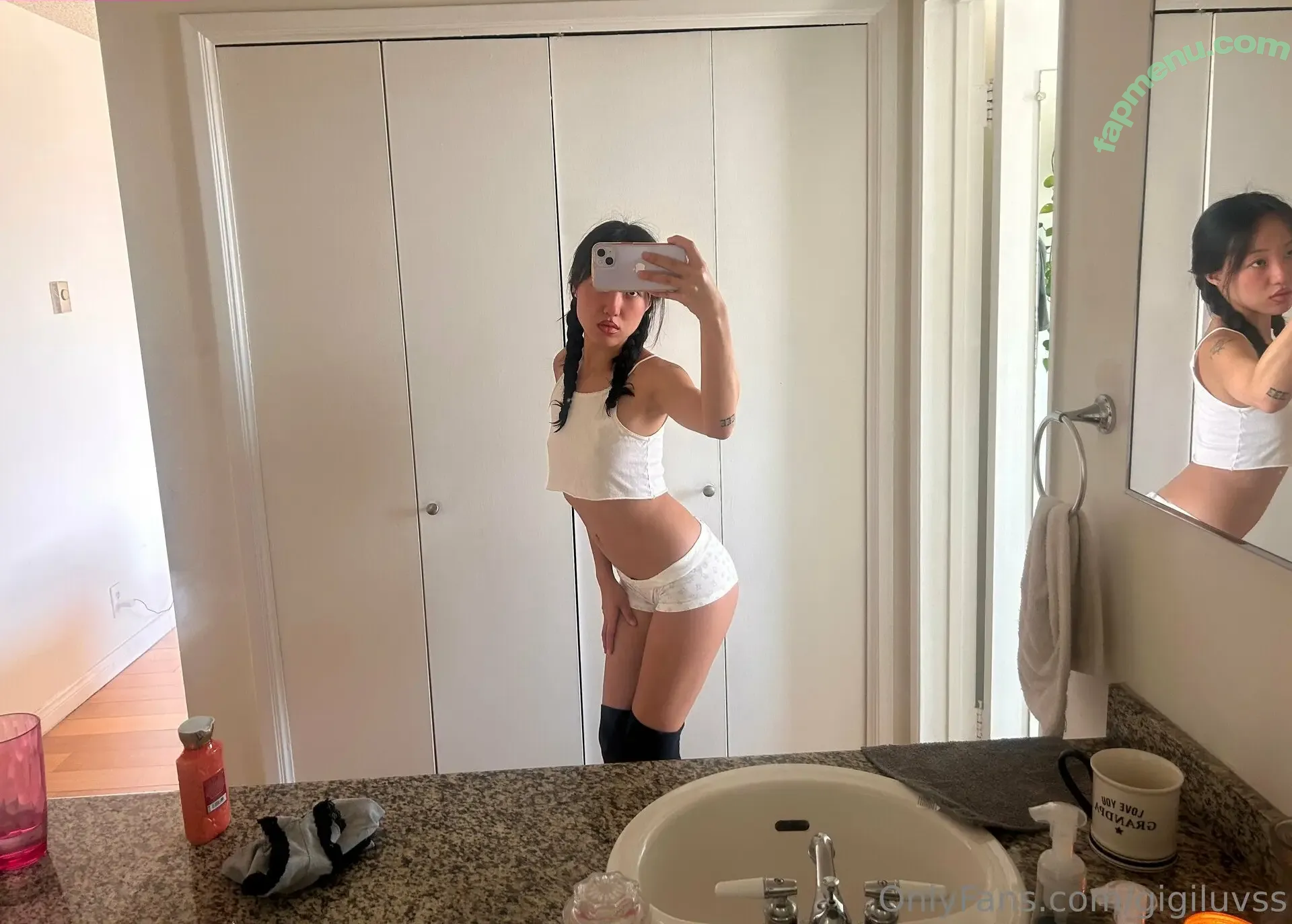 gigiluvss nude photo #0002 (gigiluvss)