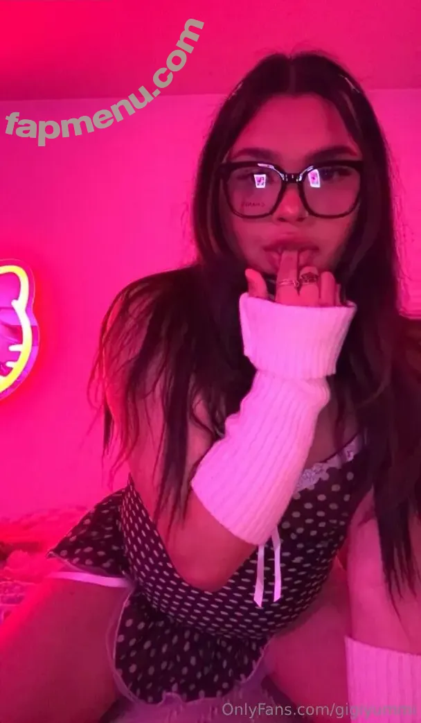 gigiyummi nude photo #0005 (gigiyummii)