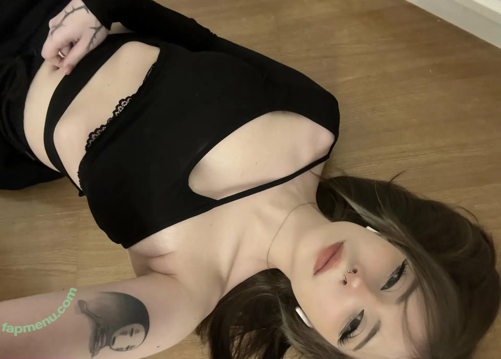 Giklups nude photo #0012 (Giovana Kluppel)