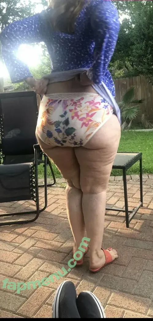 Gilfpawglife nude photo #0022 (Svyato_28 / pawgxlife)