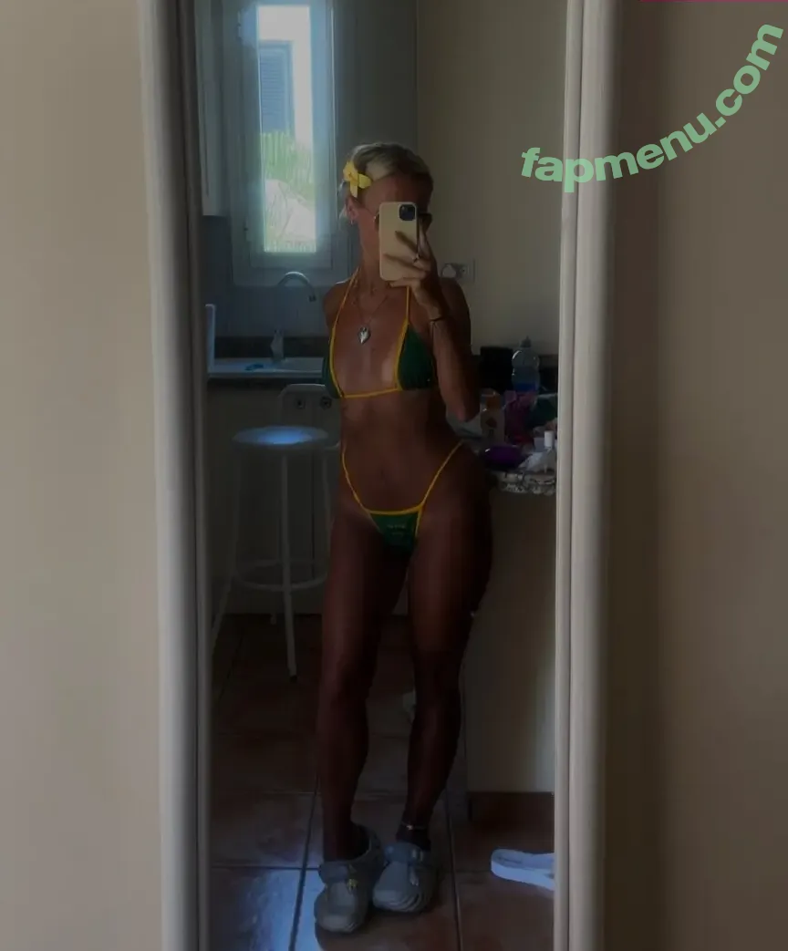 Gillham Sisters nude photo #0007 (nikkolagillham)