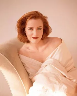 Gillian Anderson / GillianA nude photo #0115