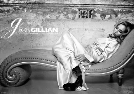 Gillian Anderson / GillianA nude photo #0320