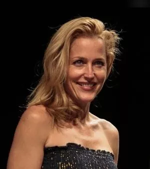 Gillian Anderson / GillianA nude photo #0376