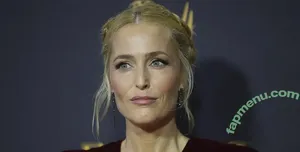 Gillian Anderson / GillianA nude photo #0632