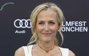 Gillian Anderson / gilliana nude photo #0678