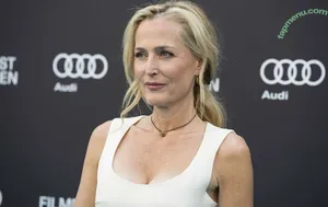 Gillian Anderson / gilliana nude photo #0682