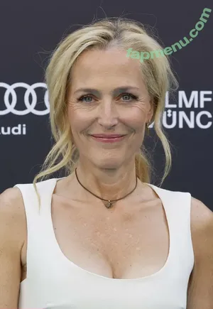 Gillian Anderson / gilliana nude photo #0685
