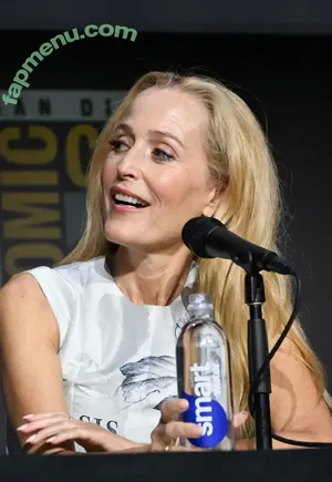 Gillian Anderson / gilliana nude photo #0702