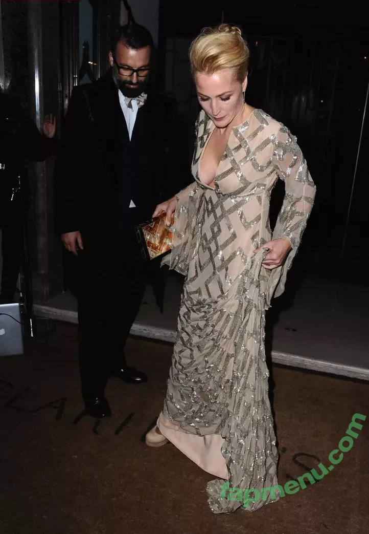 Gillian Anderson nude photo #0046 (gilliana)