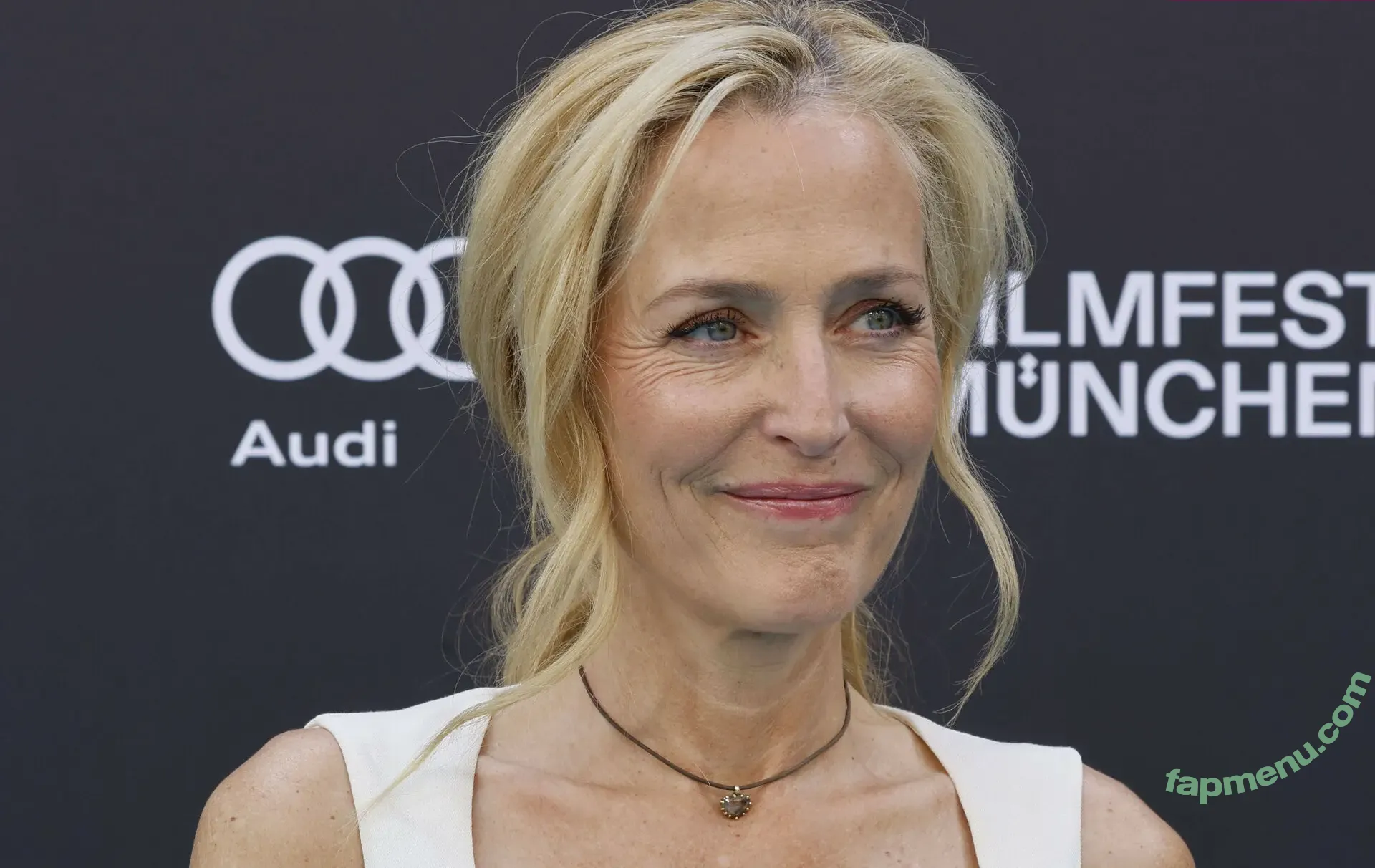 Gillian Anderson nude photo #0679 (gilliana)