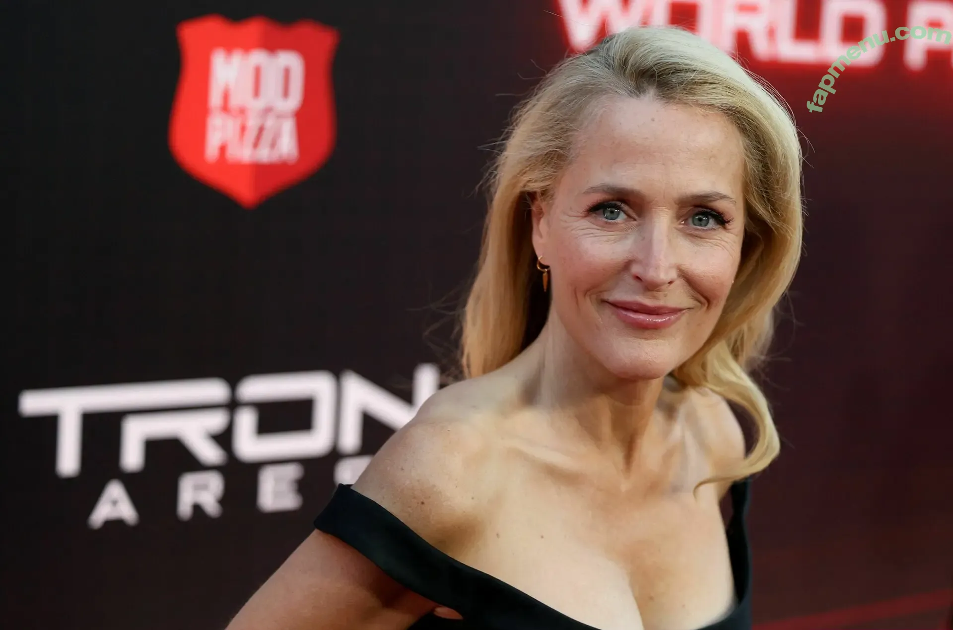 Gillian Anderson nude photo #0756 (GillianA)