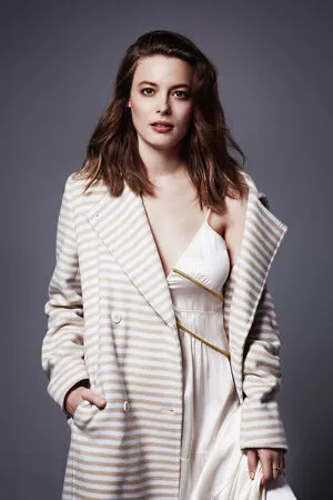 Gillian Jacobs / gillianjacobsofficial nude photo #0108